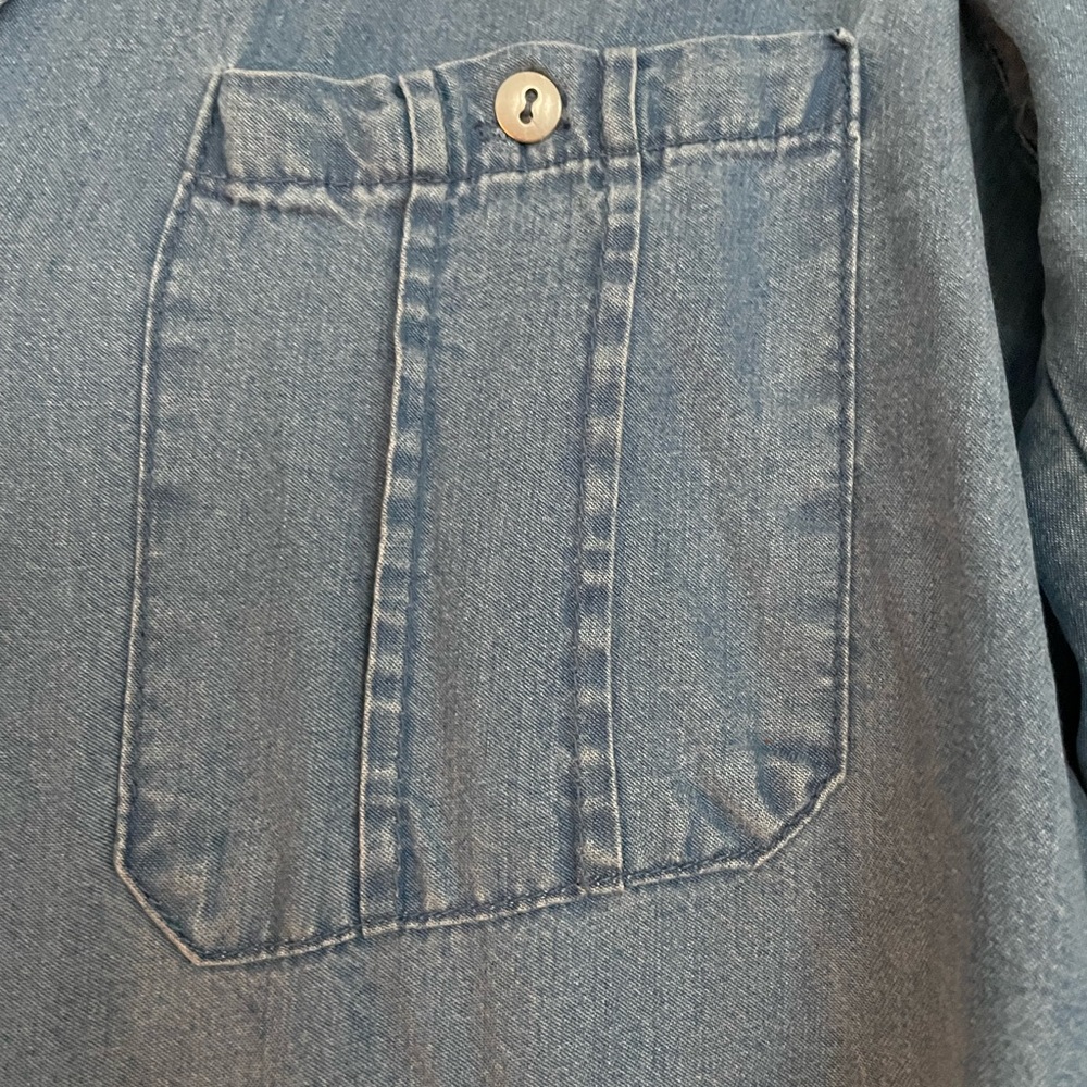 Lightweight chambray button down - Picture 5 of 6